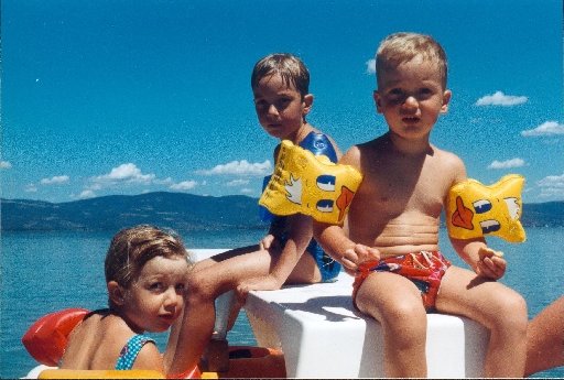 [picture of kids on holiday]